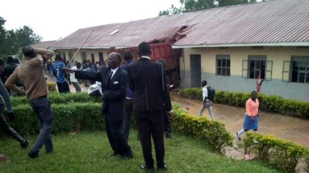 Uganda: 3 students die, 18 injured after lorry rams into classroom