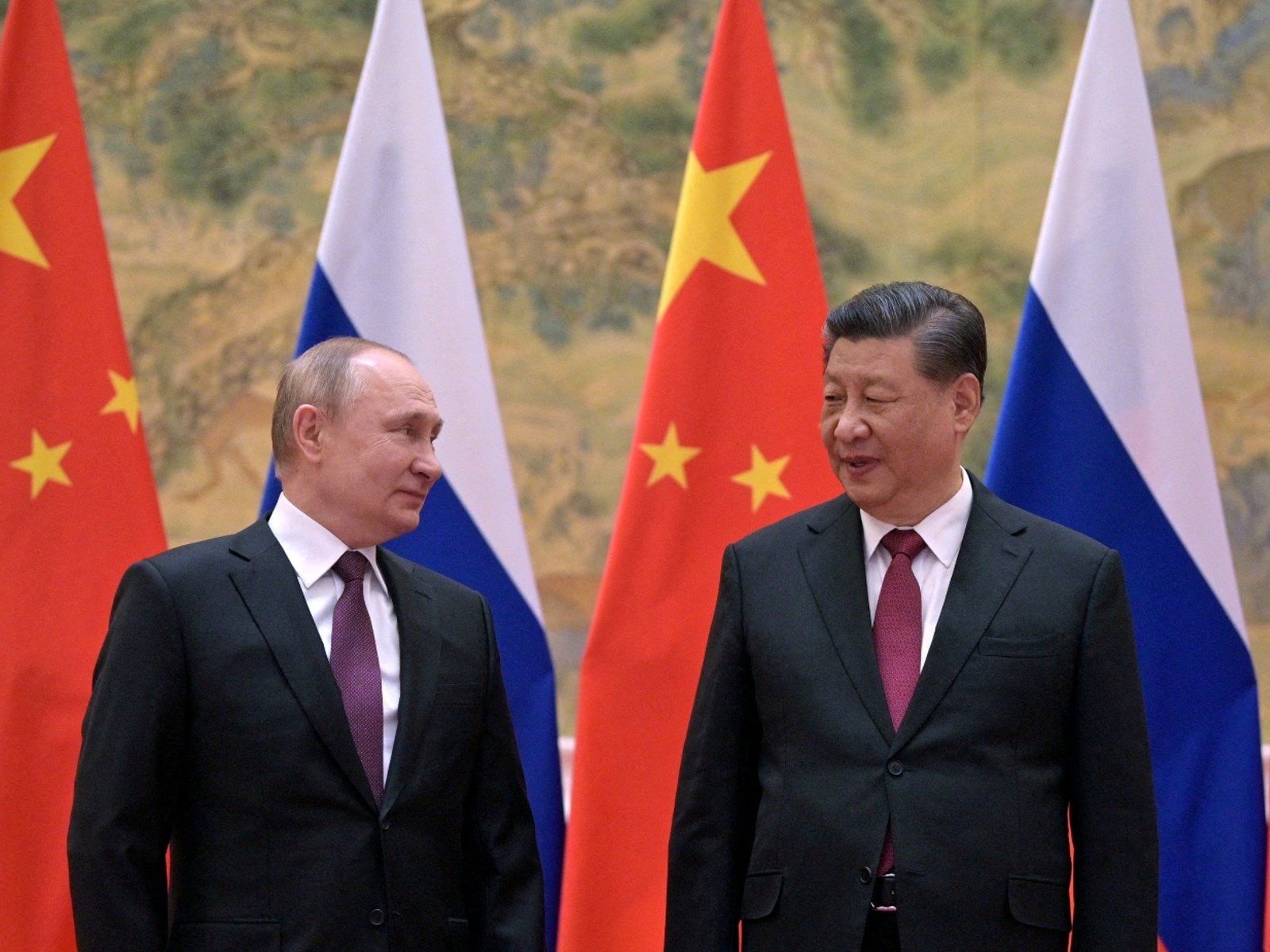 Russian Pres Putin congratulates Chinese counterpart Xi on new term, hails ‘strengthening’ ties