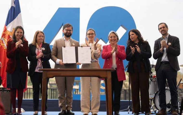 Chile: 40-hour working week signed into law