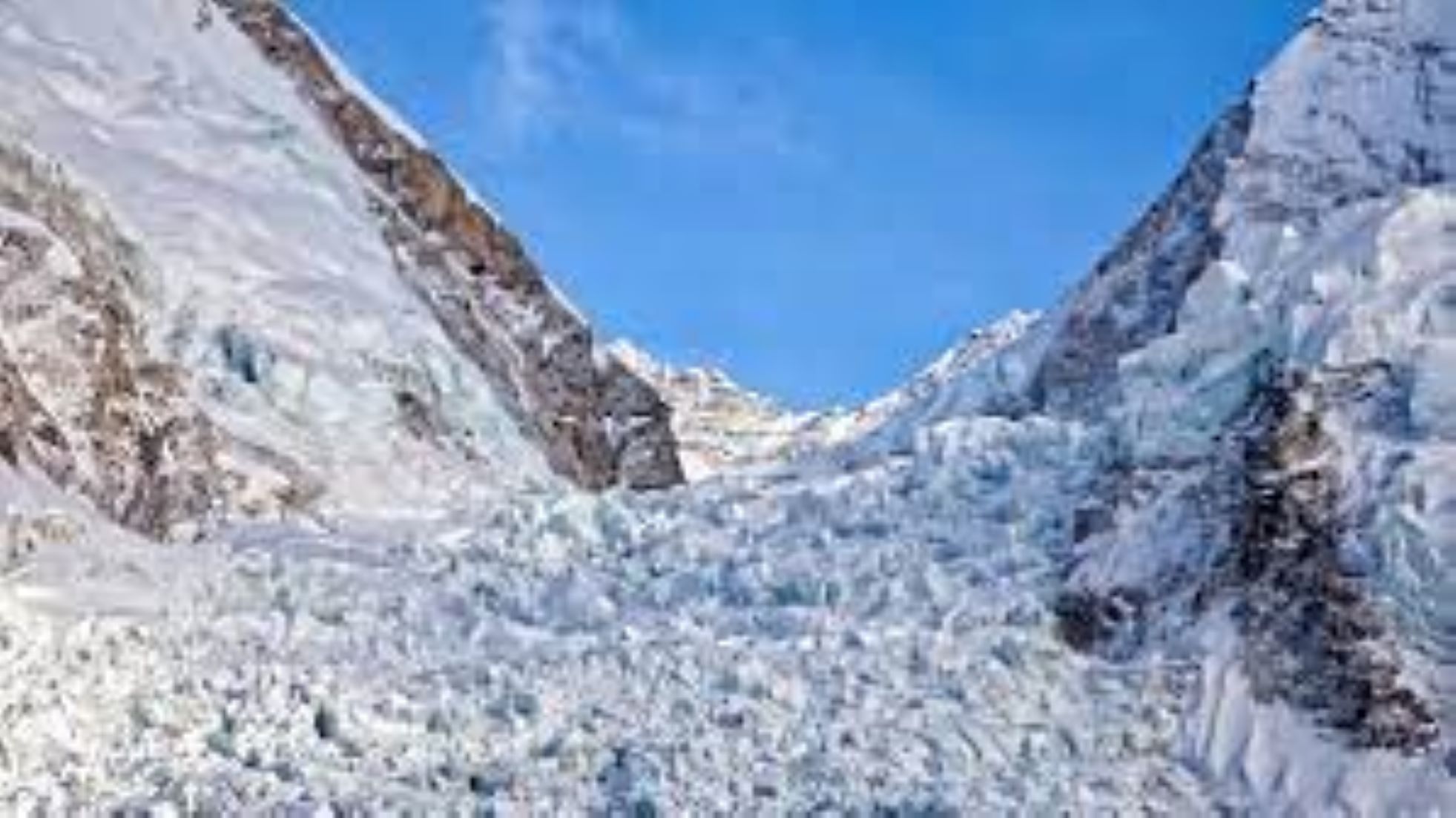 Three Nepali Climbing Guides Missing In Avalanche