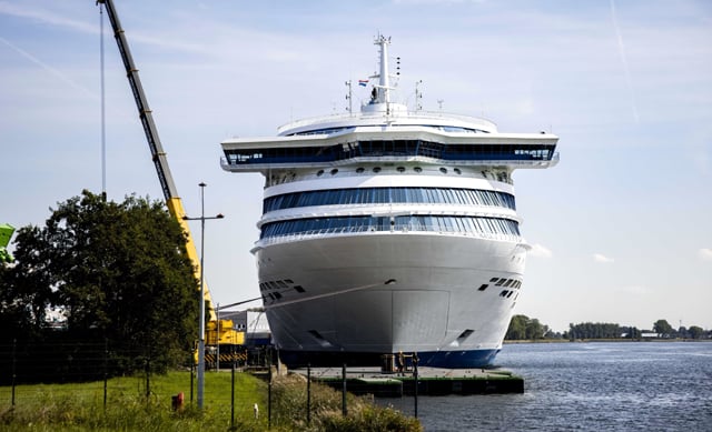 Sewage leak caused typhoid outbreak on Dutch refugee ship