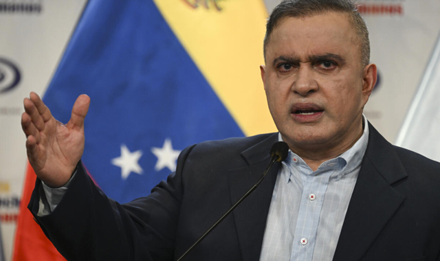 Venezuela corruption probe nets 42 officials