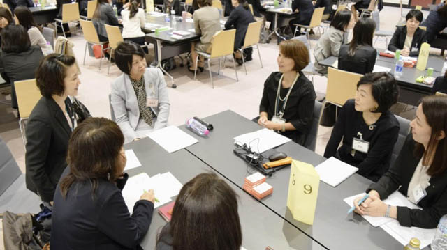 Japan sets 30% target for women execs at big firms by 2030