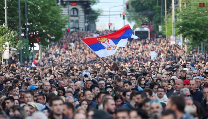 Serbia gun violence: Tens of thousands join protests