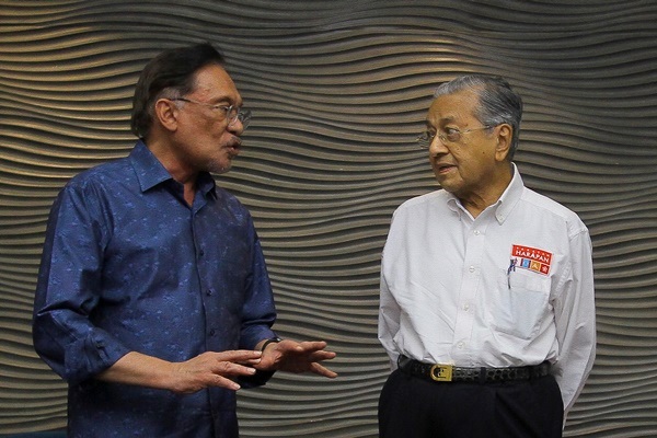 Malaysia’s ex-PM Mahathir files RM150 million defamation suit against PM Anwar