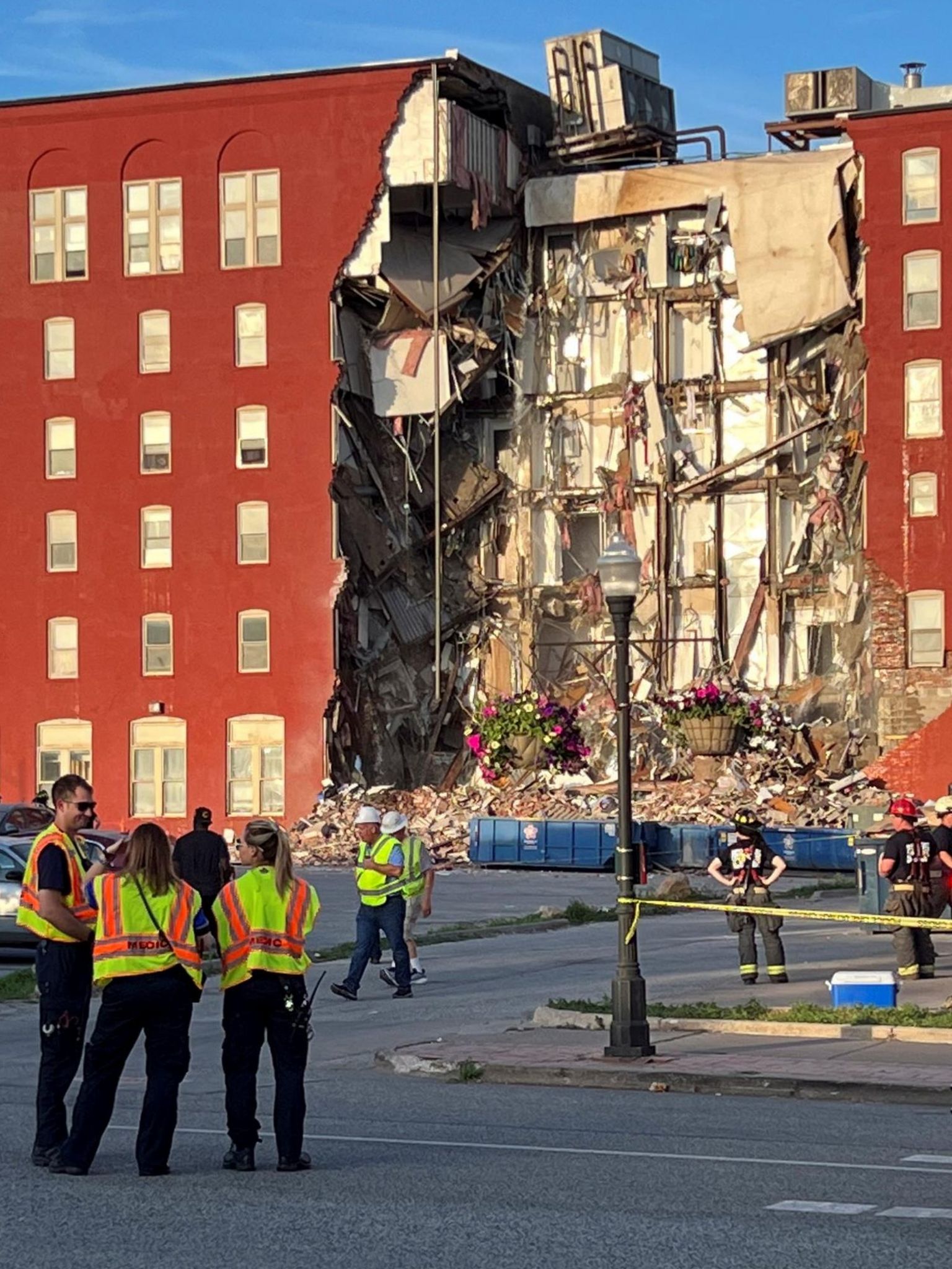 US: Two believed trapped after Davenport, Iowa building collapse