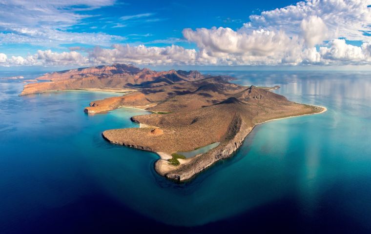 Brazil: Tourists banned from Espirito Santo islands due to bird flu