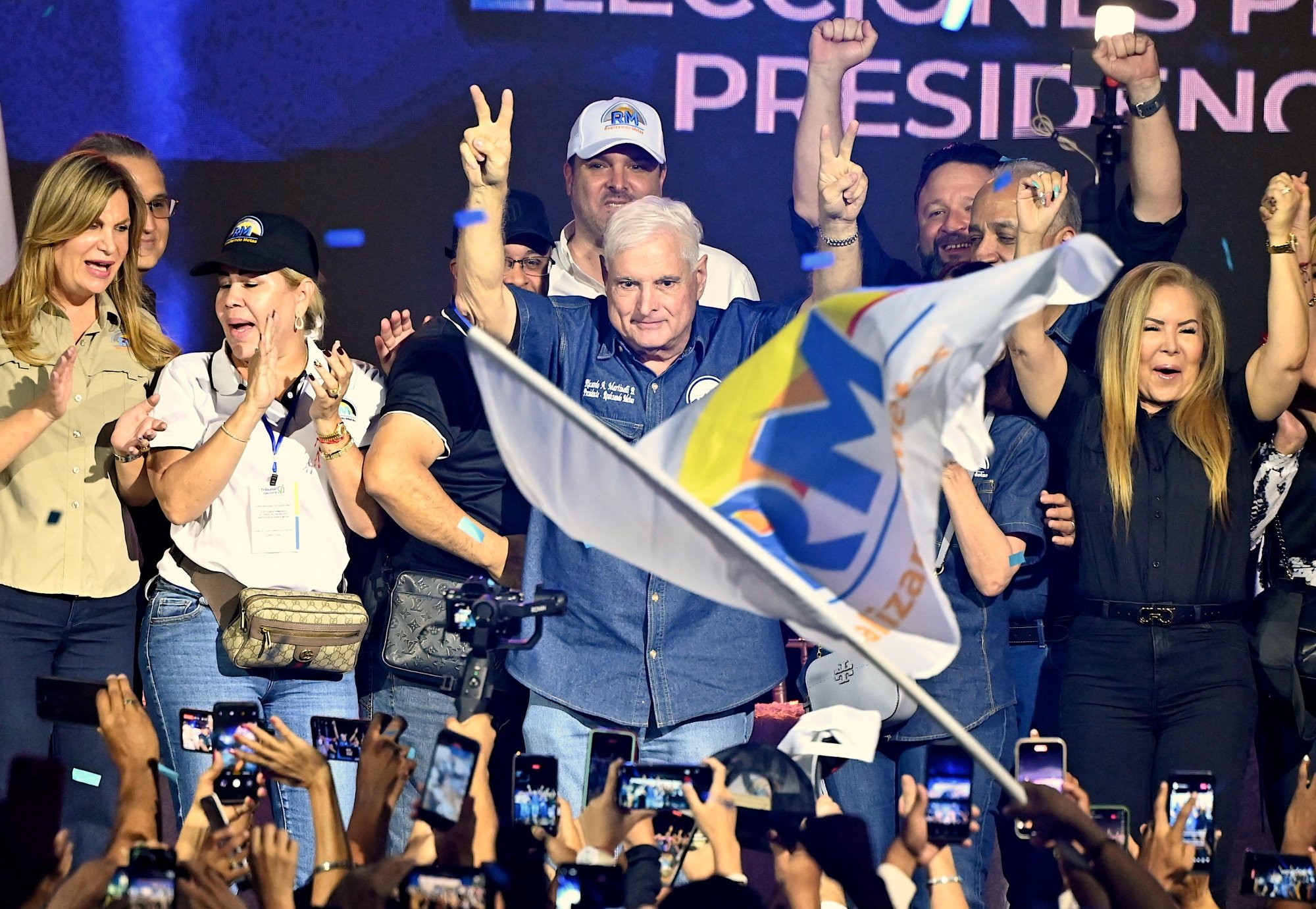 Ten candidates clear hurdle to seek Panama presidency in 2024