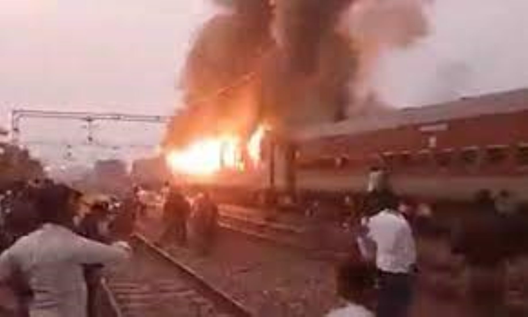 Eight Injured As Train Catches Fire In India’s Uttar Pradesh