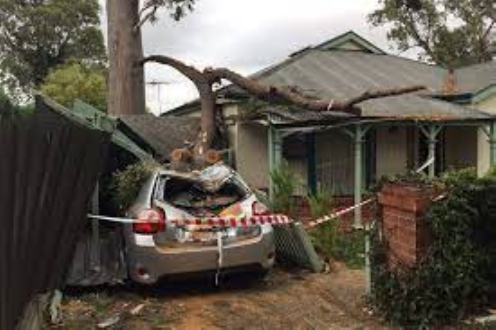 Thousands Of Residents In Eastern Australia Without Power After Wild Storms