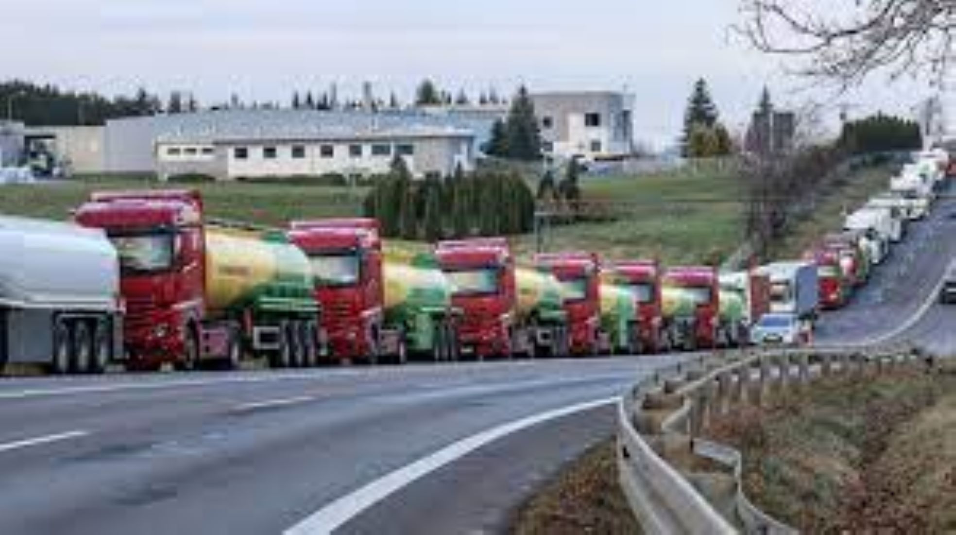 Poland Demands Reinstatement Of EU Restrictions On Ukrainian Truckers