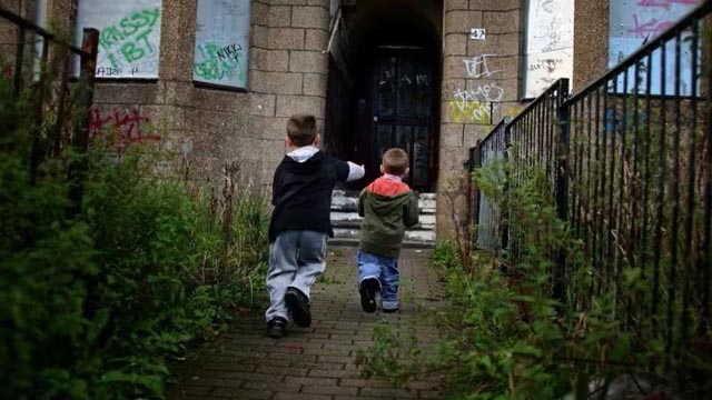 Record number of UK children in poverty: government