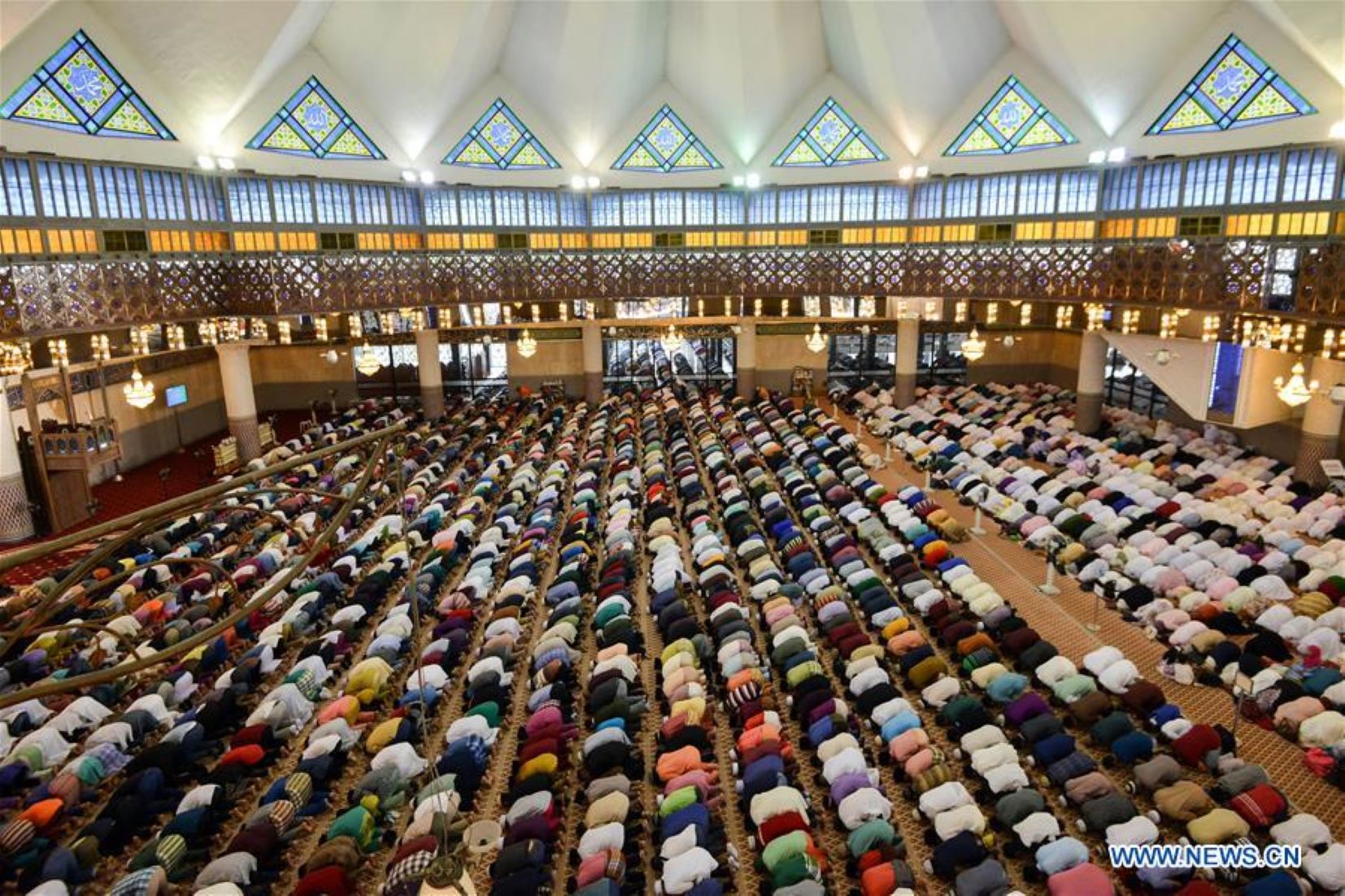 Muslims In Malaysia Welcome Eid Al-Fitr Today