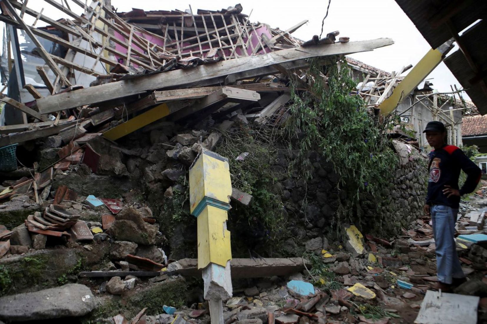 6.5-Magnitude Earthquake Hit Off Western Indonesia, No Tsunami Alert Issued