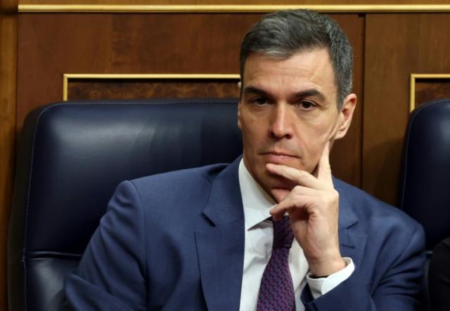 Spain’s PM to announce Monday whether he will resign or not