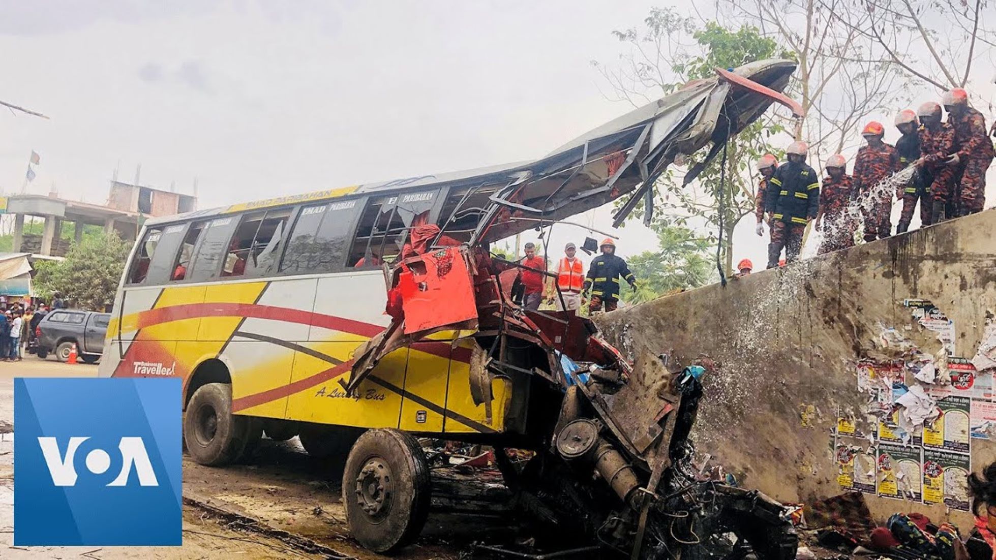 Head-On Collision In Central Bangladesh Killed 13