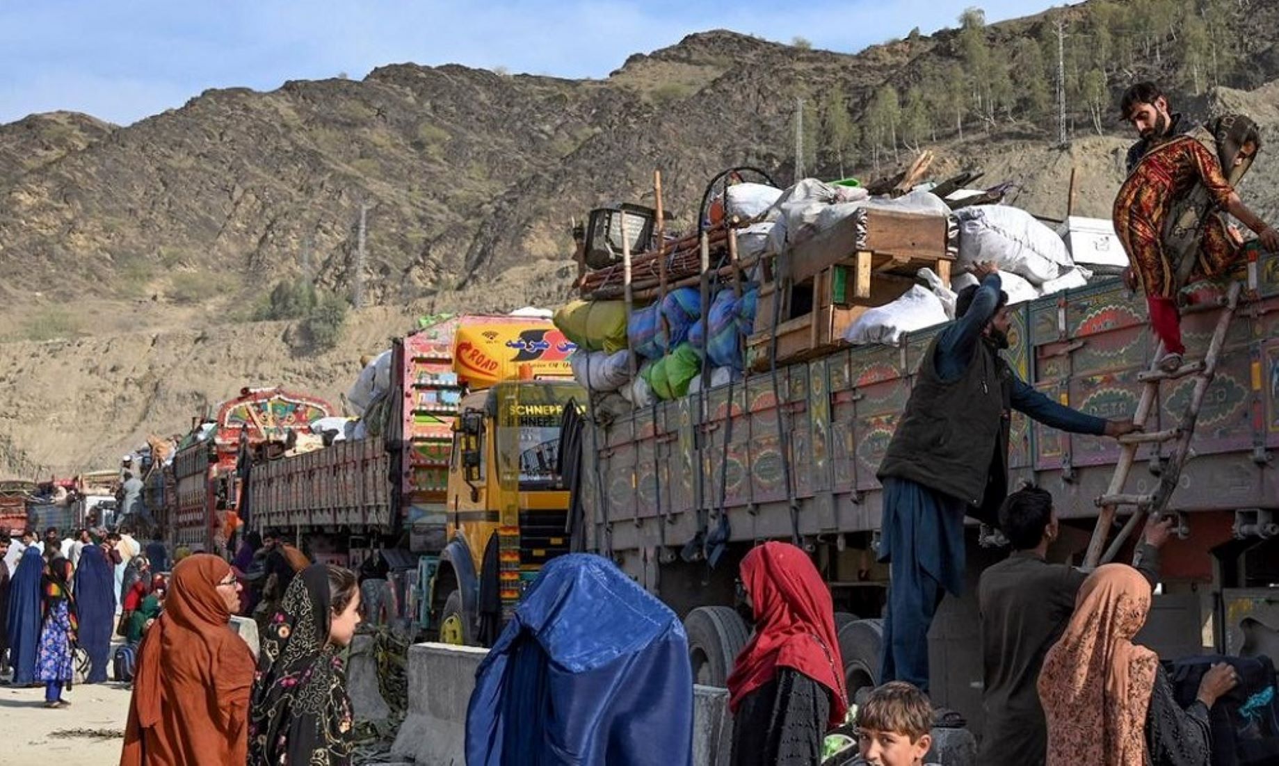 Over 800 Afghan Refugees Returned Home From Pakistan In Two Days