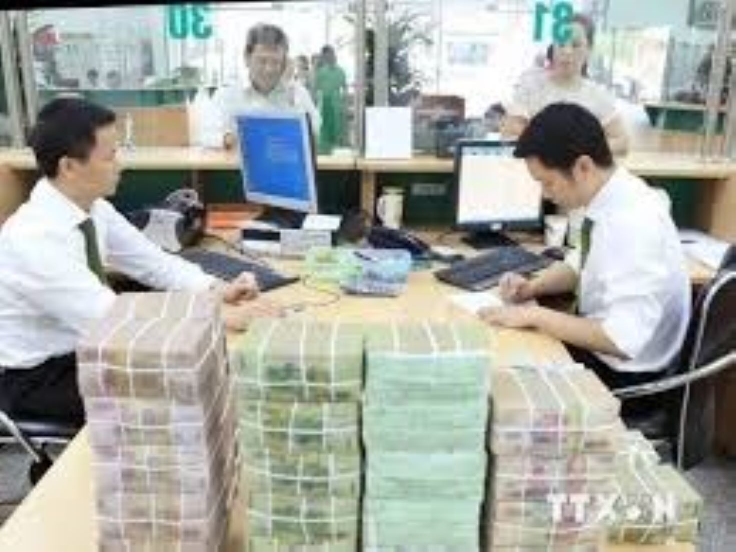 Vietnam’s State Budget Collection In Four Months Reached 43 Percent Of Yearly Target