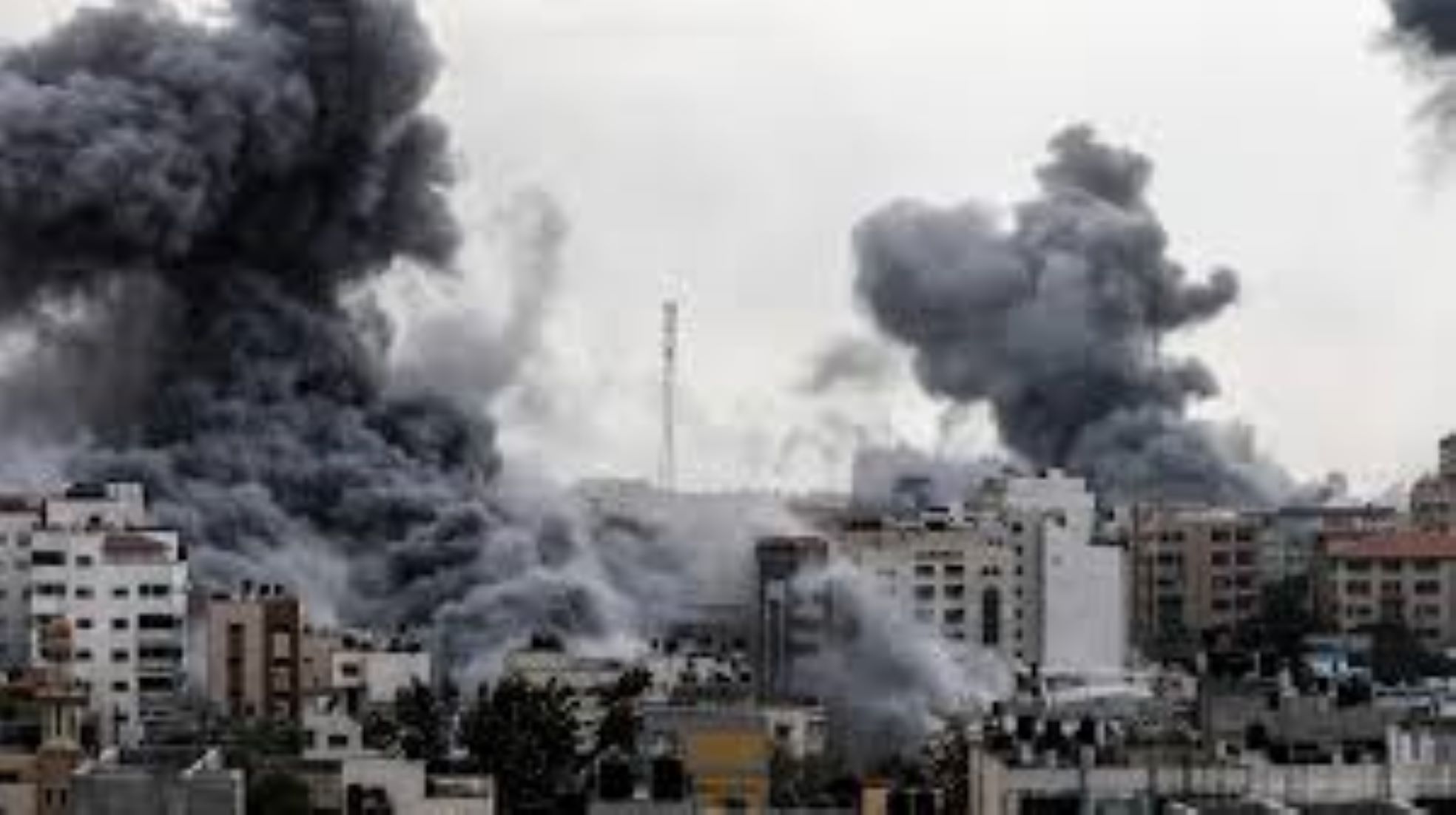 Zionist Army Carries Out Airstrikes On Eastern Rafah