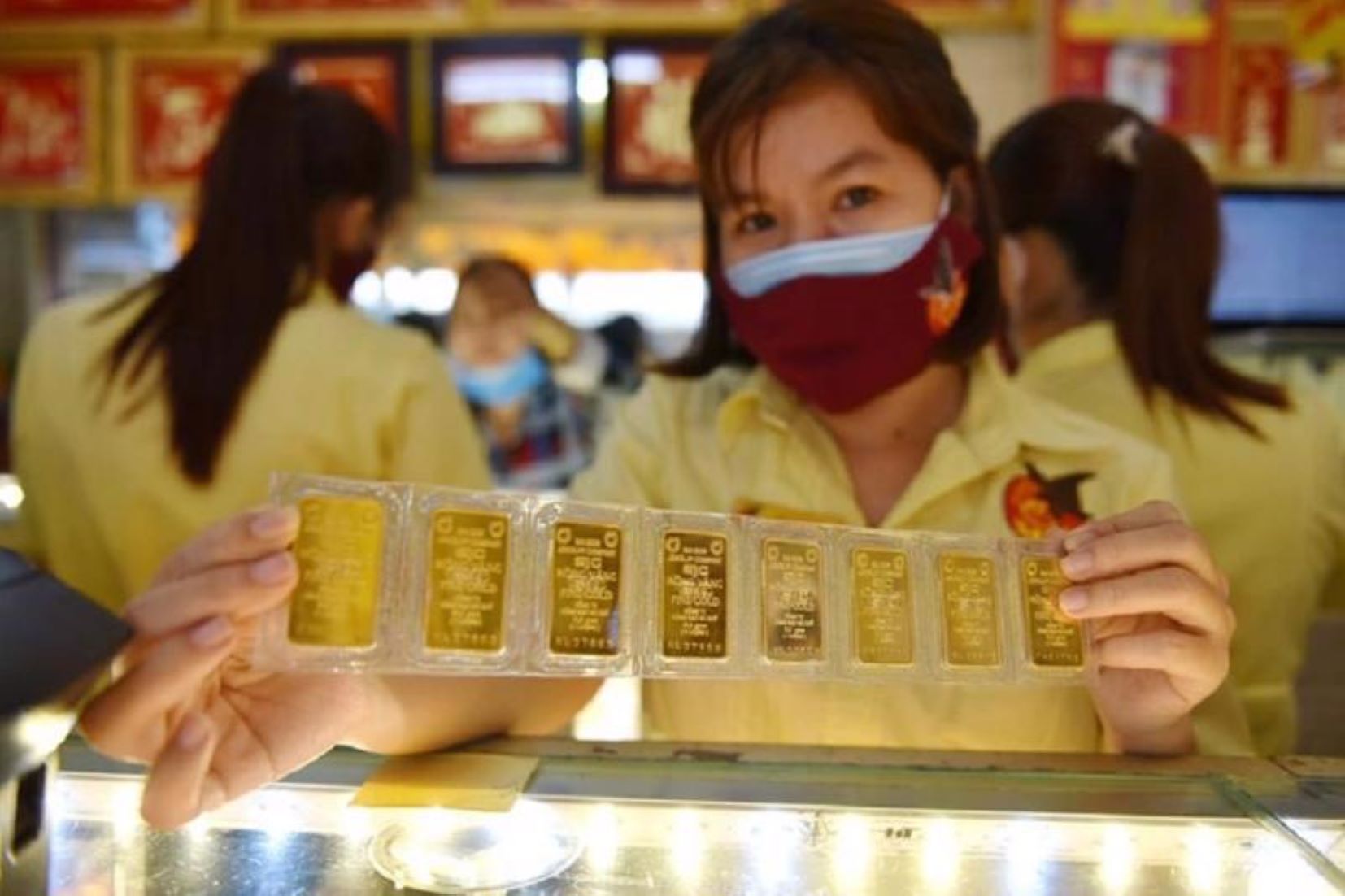 Vietnamese Bank Starts Selling Gold Bullion Online