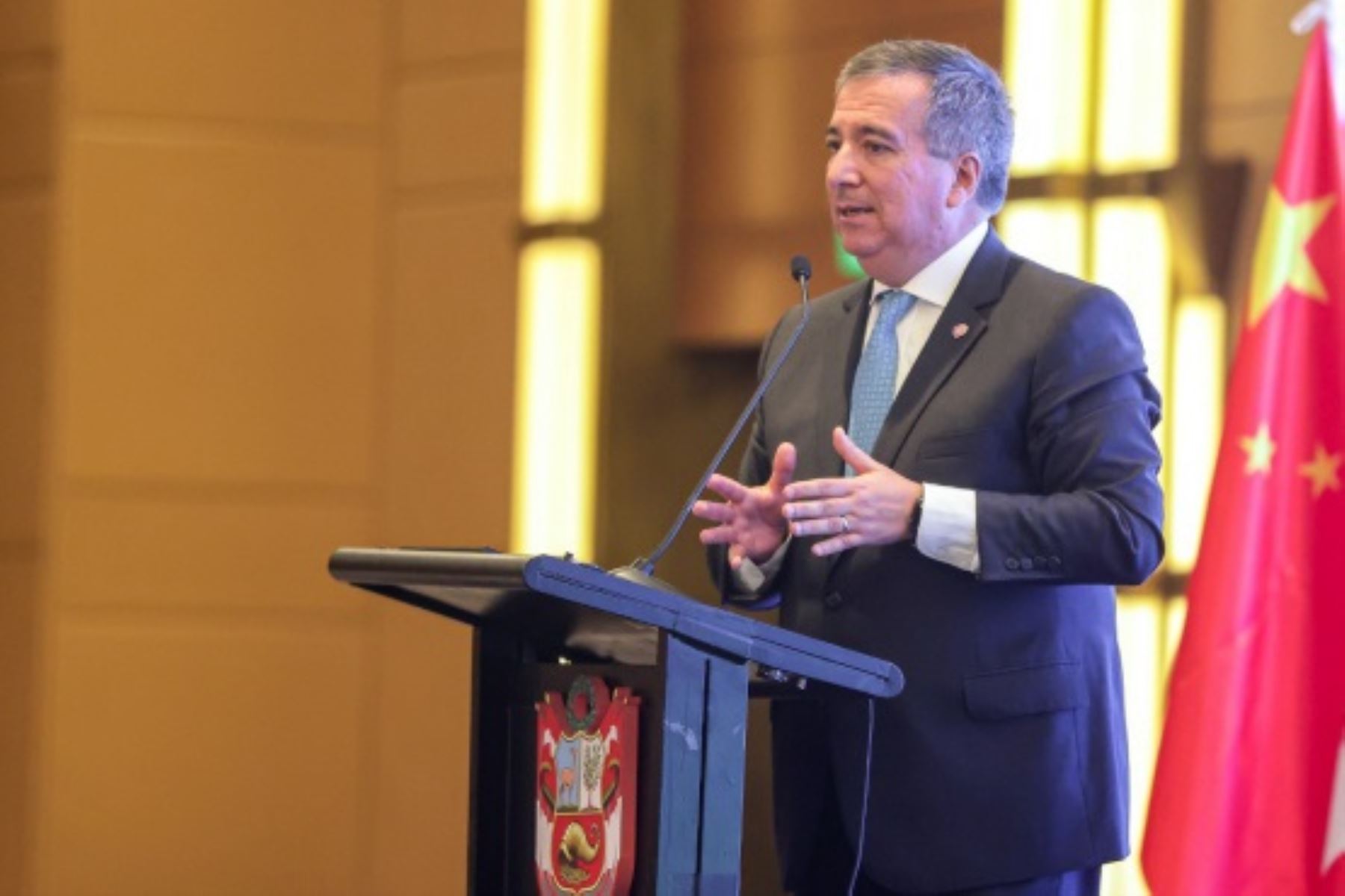 Peru’s Government invites Chinese companies to invest in telecommunications