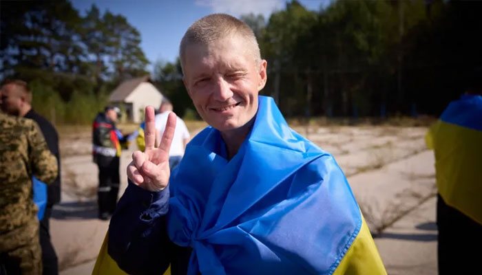 Russia and Ukraine exchange 206 prisoners
