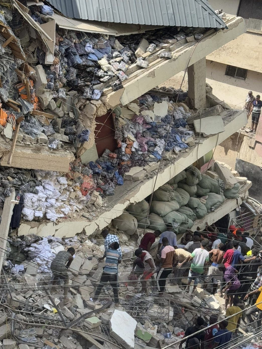Tanzania: Five killed, 42 rescued in Kariakoo building collapse