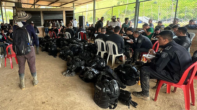 Colombia: FARC dissidents capture 29 soldiers, police after gun battle in cocaine-growing region