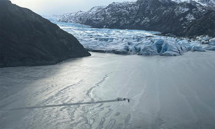 US: Pilot, children survive Alaska plane crash into icy lake