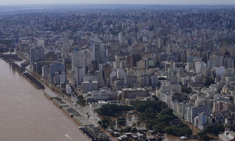 Brazil: Still reeling a year on, state capital Porto Alegre fears next flood