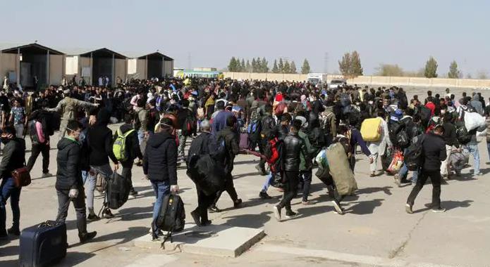 Over 9,000 Afghan Refugees Returned Home From Pakistan, Iran In Two Days