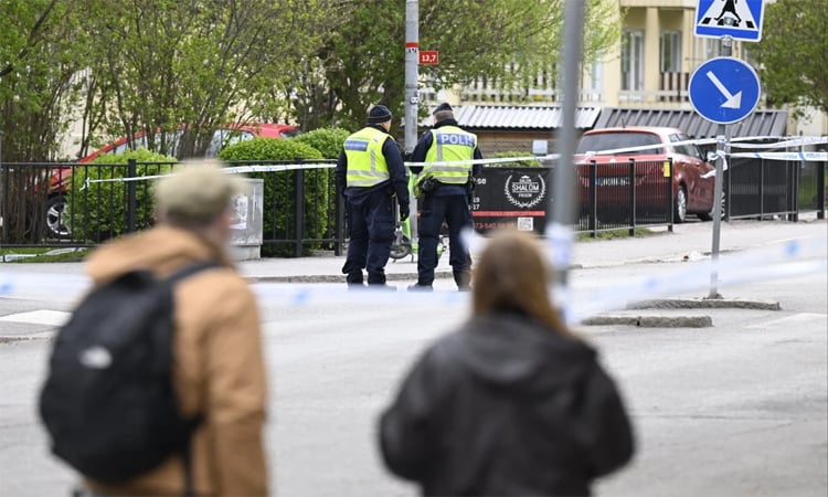 Sweden: Police arrest four in triple murder probe, release teen