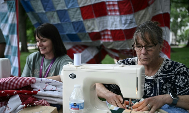 US: ‘No one is illegal’: Mormon women stage patchwork protest in Washington