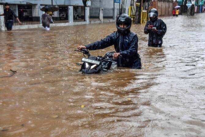 Nigeria floods: Rescue operations underway after flooding kills at least 115