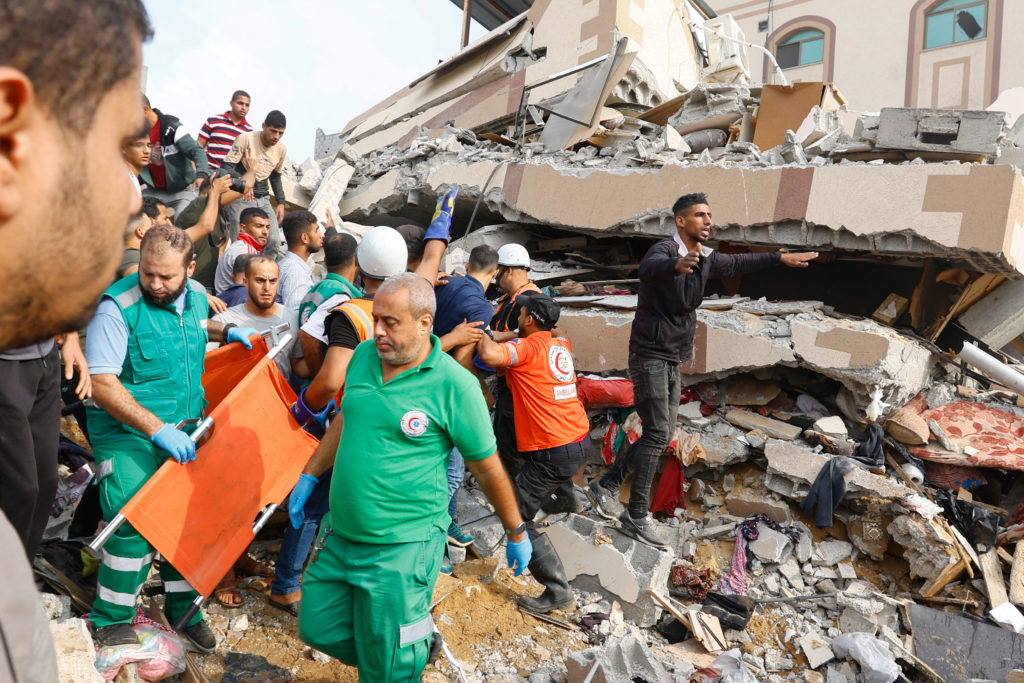 Israel Says Hamas Undermining Ceasefire Talks; Hamas Denies Rejection, Calls U.S. Envoy “Biased;” Death Toll: 54,381