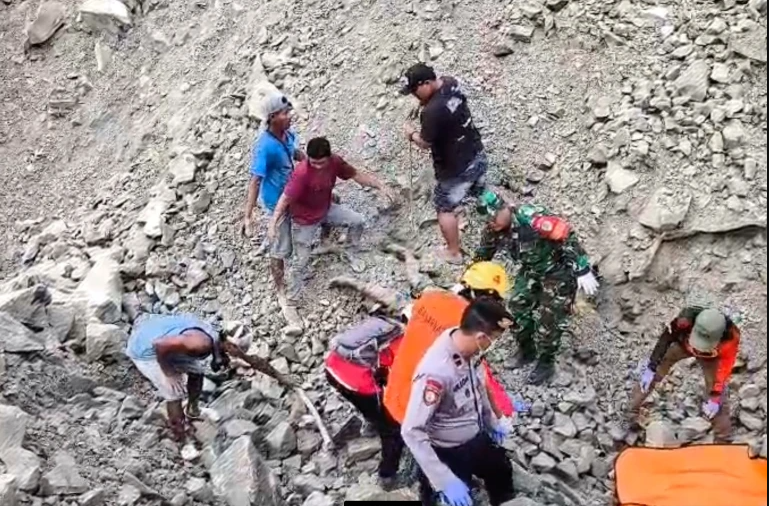 Death Toll Of Indonesia’s Quarry Landslides Rises To 17