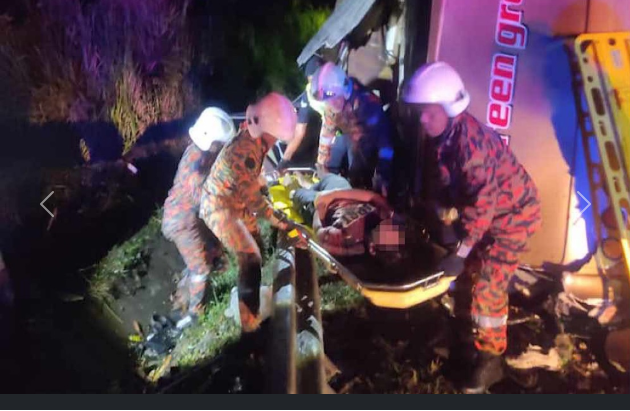 Road Accident In Malaysia Kills 15 University Students