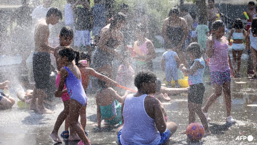 Cold baths, climate shelters as Southern Europe heatwave intensifies