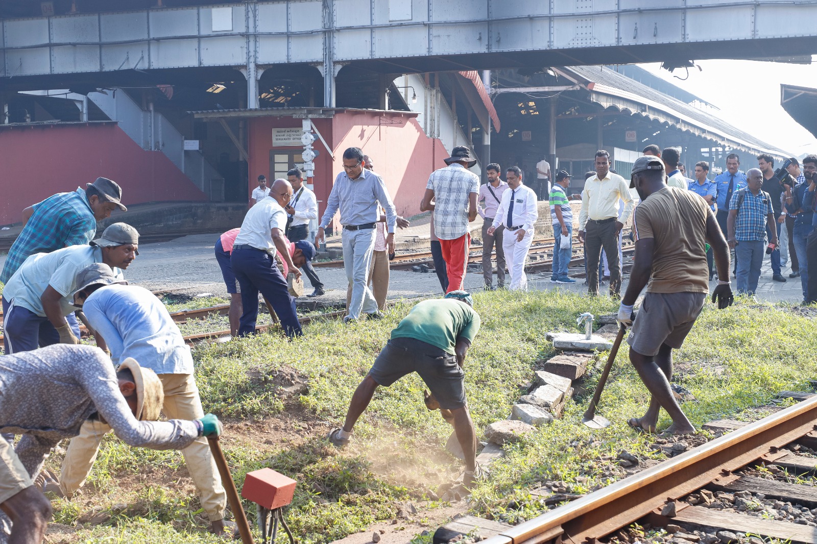 Sri Lanka To Renovate 100 Railway Stations