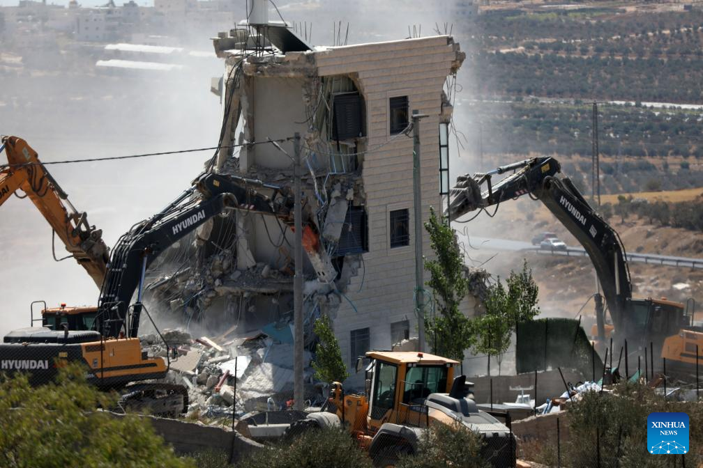 Israeli Excavators Demolish Palestinian Houses In Southern West Bank