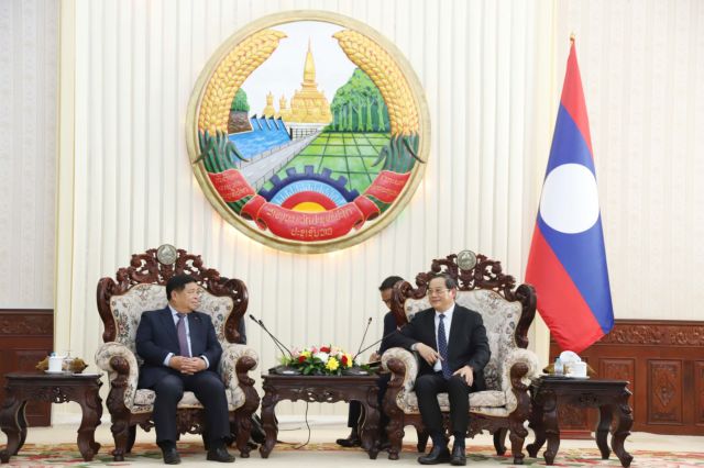 Lao, Vietnamese Officials Met To Enhance Cooperation
