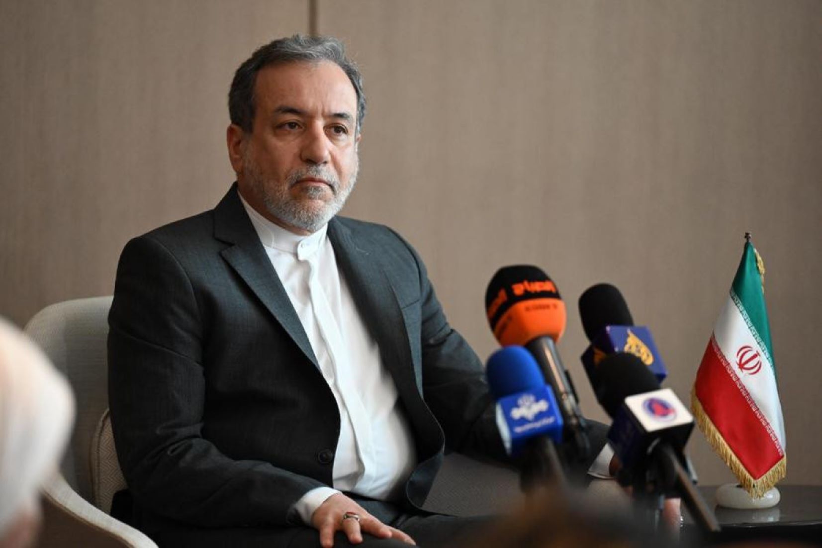 Iran’s FM Warns E3 Against Sanctions Revival
