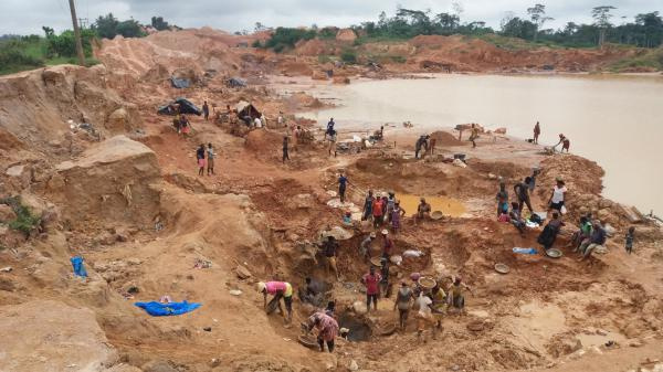 Up to 500 miners buried by landslides in eastern Congo: Police