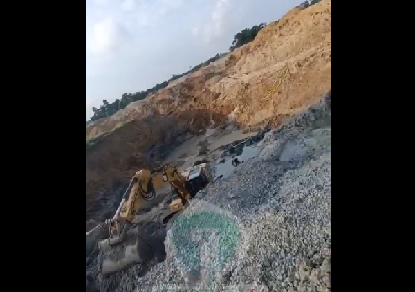 Ghana: 4 dead, 20 trapped in mining pit collapse in Akyem Wenchi