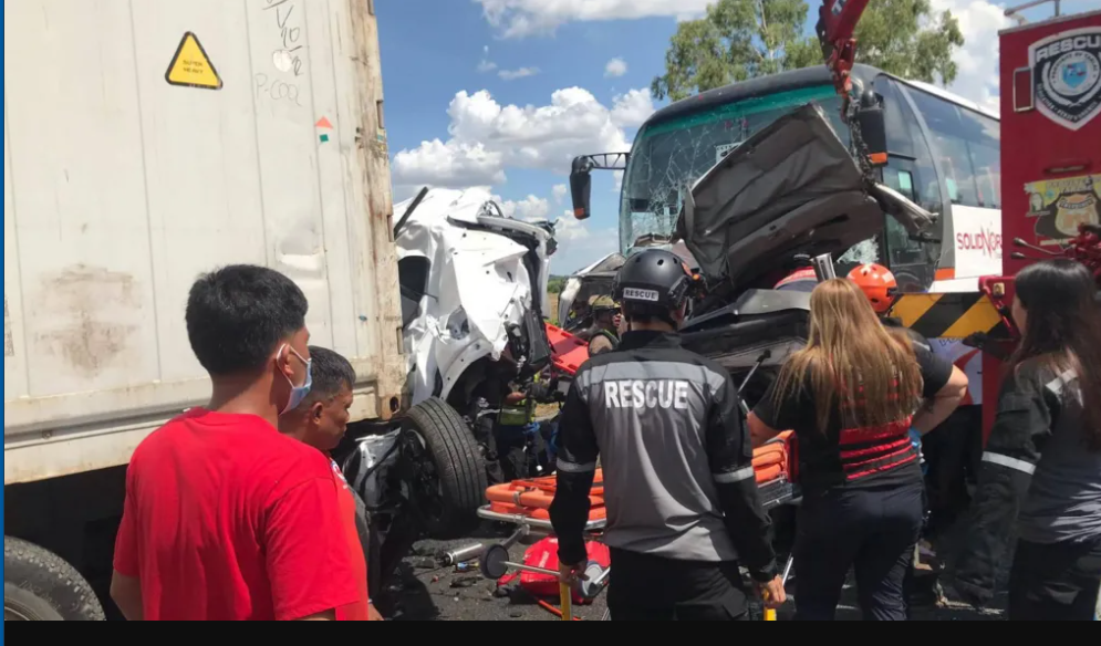 Three Killed In Car Crash In Philippines
