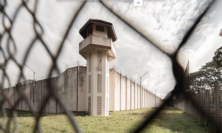 French prisoner escapes in fellow inmate’s luggage who had served sentence