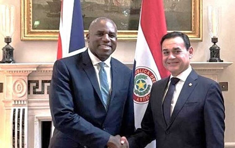 Paraguay, UK sign “Friendship Charter”