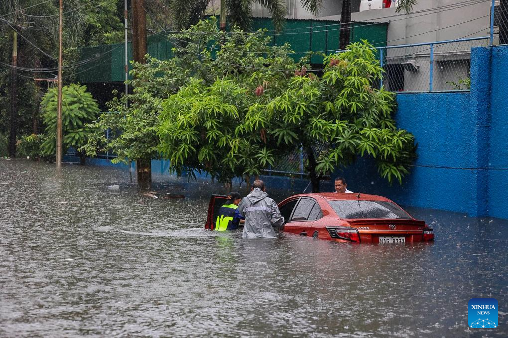 Heavy Rain Hits Philippines