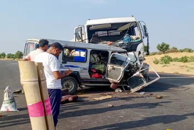 11 Dead In Road Accident In West India