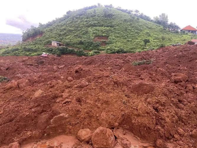Guinea: Landslide buries homes outside capital Conakry, killing 11 and injuring 10